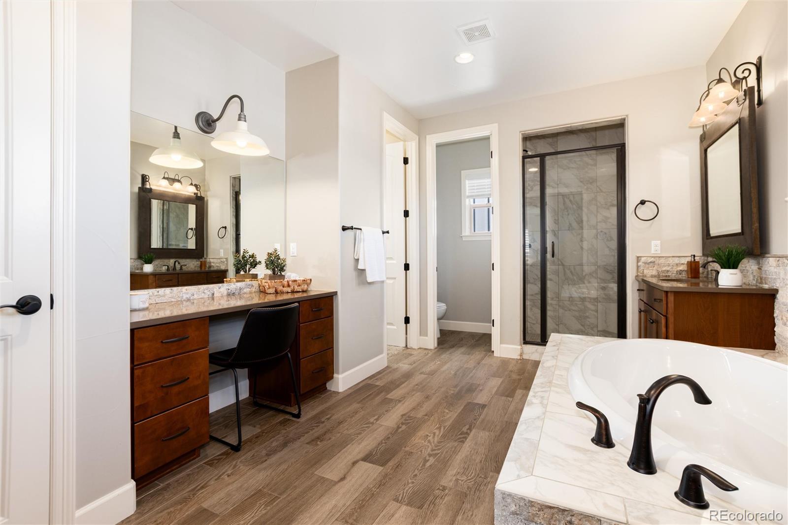 Highlands Ranch, Colorado, 80126, United States, 4 Bedrooms Bedrooms, ,4 BathroomsBathrooms,Residential,Active,1951823