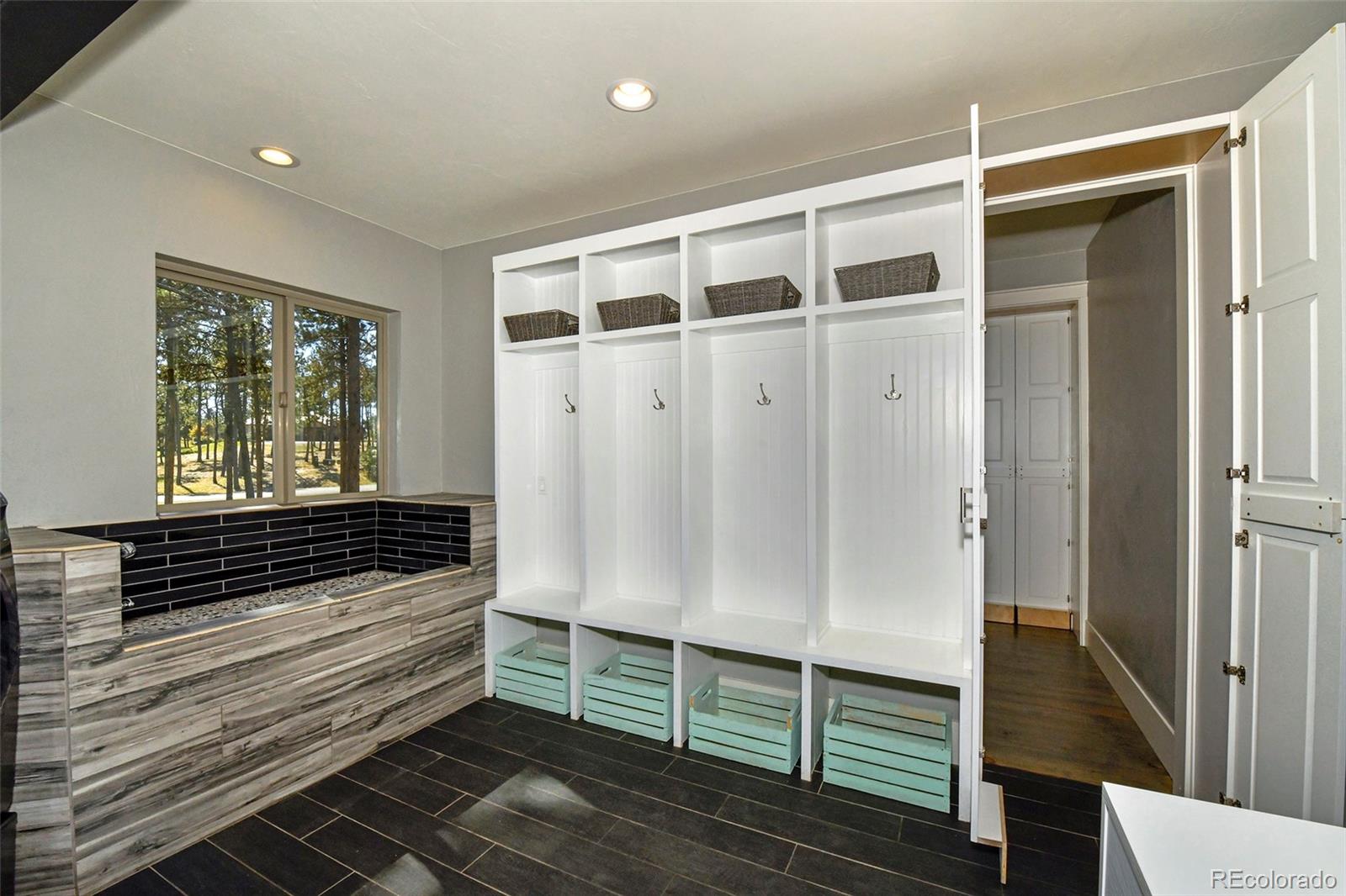 Colorado Springs, Colorado, 80908, United States, 7 Bedrooms Bedrooms, ,7 BathroomsBathrooms,Residential,Active,1941384