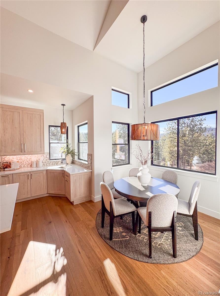 Evergreen, Colorado, 80439, United States, 5 Bedrooms Bedrooms, ,6 BathroomsBathrooms,Residential,Active,2008684