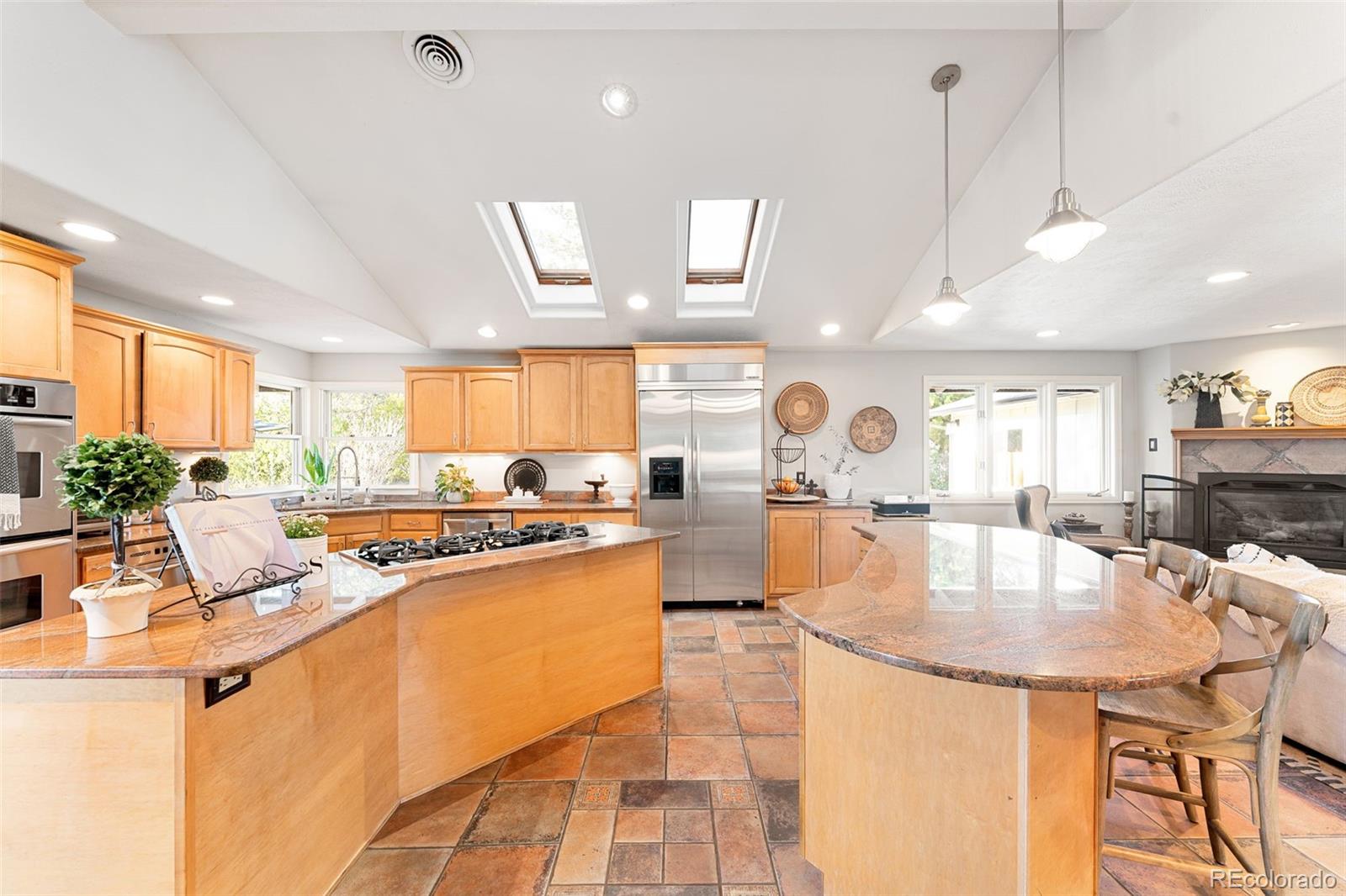 Littleton, Colorado, 80123, United States, 4 Bedrooms Bedrooms, ,3 BathroomsBathrooms,Residential,Active,2045011