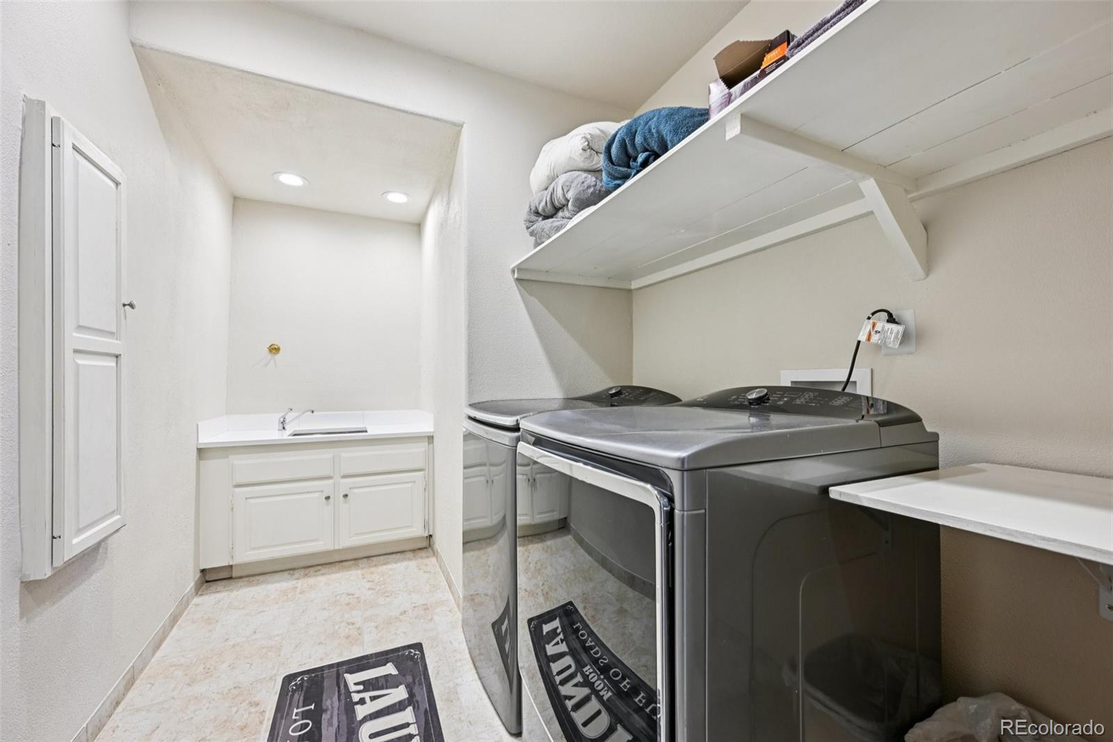 Manitou Springs, Colorado, 80829, United States, 6 Bedrooms Bedrooms, ,6 BathroomsBathrooms,Residential,Active,1997562