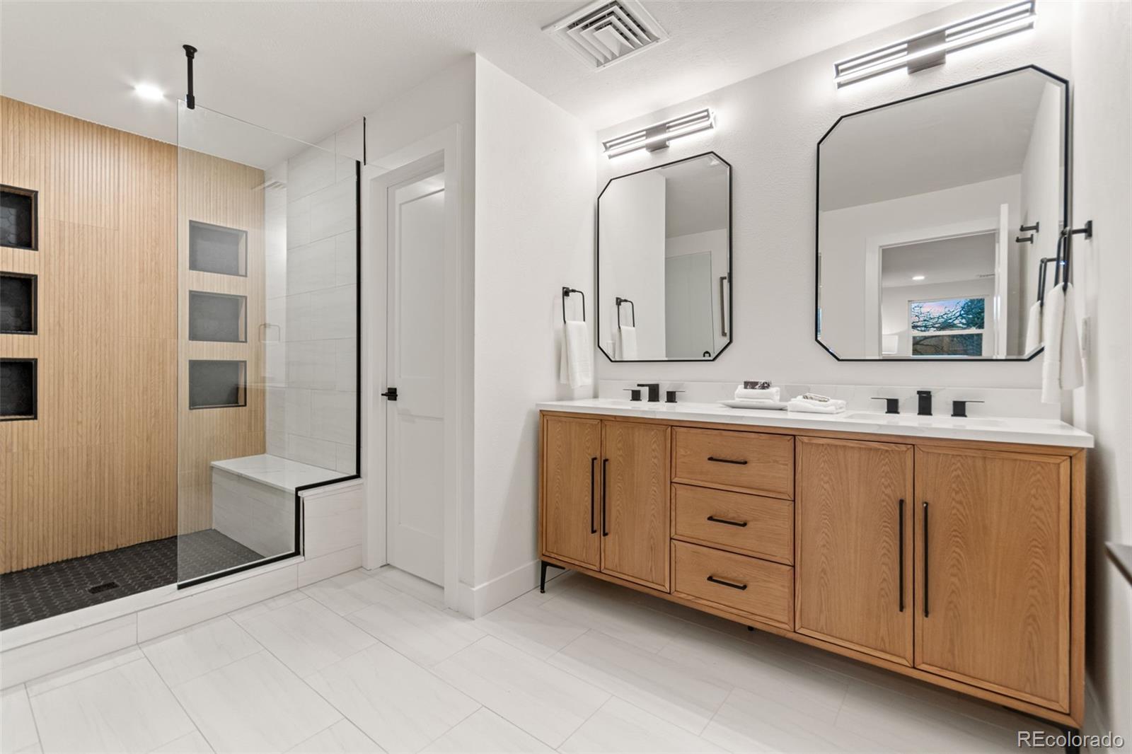 Denver, Colorado, 80237, United States, ,4 BathroomsBathrooms,Residential,Active,1894229