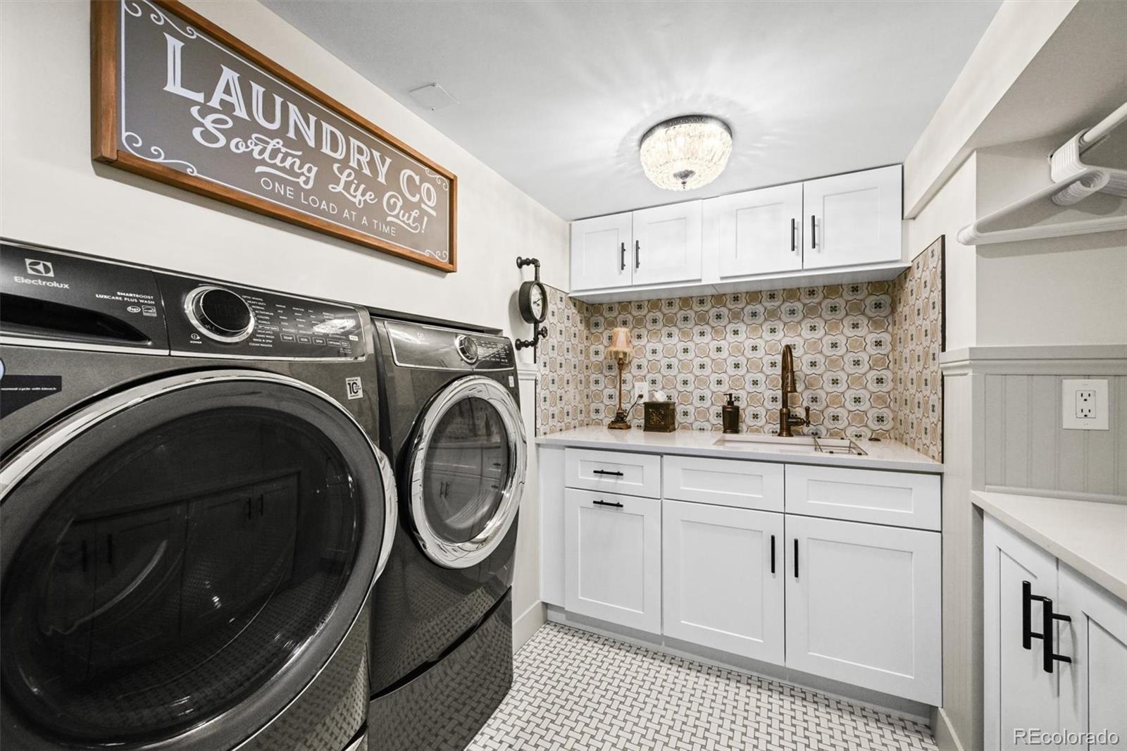 Denver, Colorado, 80210, United States, 3 Bedrooms Bedrooms, ,3 BathroomsBathrooms,Residential,Active,1892614