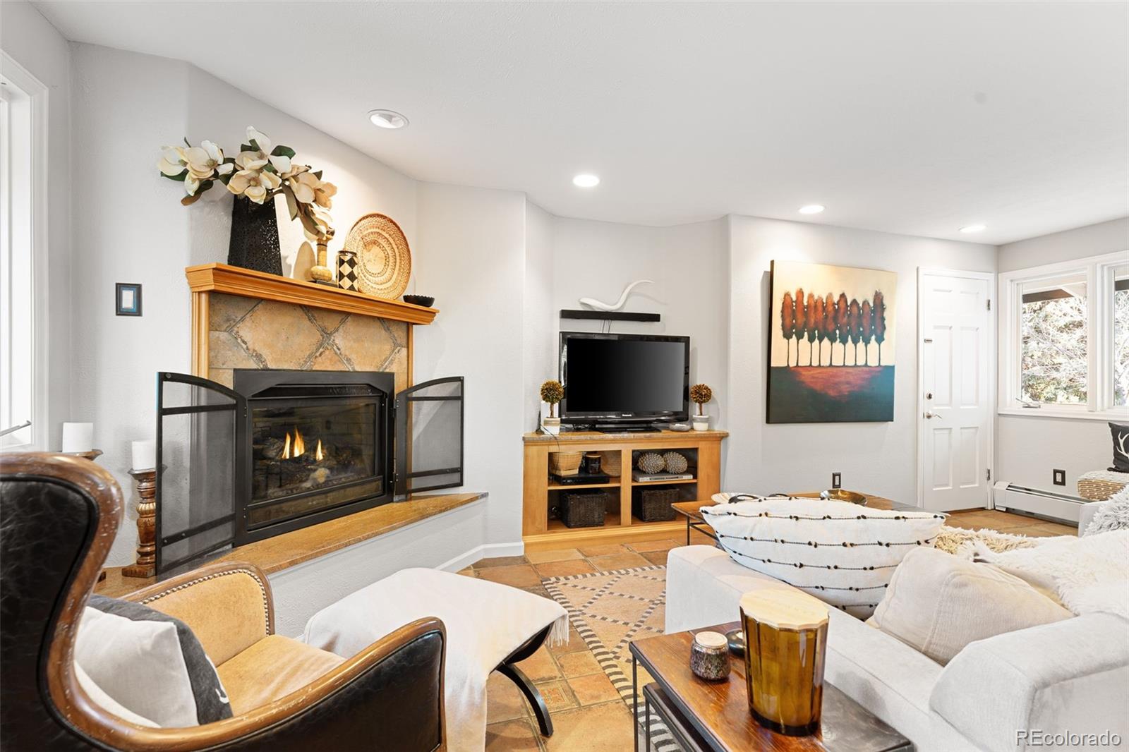 Littleton, Colorado, 80123, United States, 4 Bedrooms Bedrooms, ,3 BathroomsBathrooms,Residential,Active,2045011