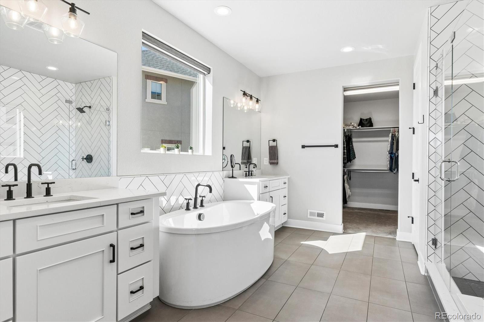 Parker, Colorado, 80138, United States, 5 Bedrooms Bedrooms, ,7 BathroomsBathrooms,Residential,Contingent,2045618
