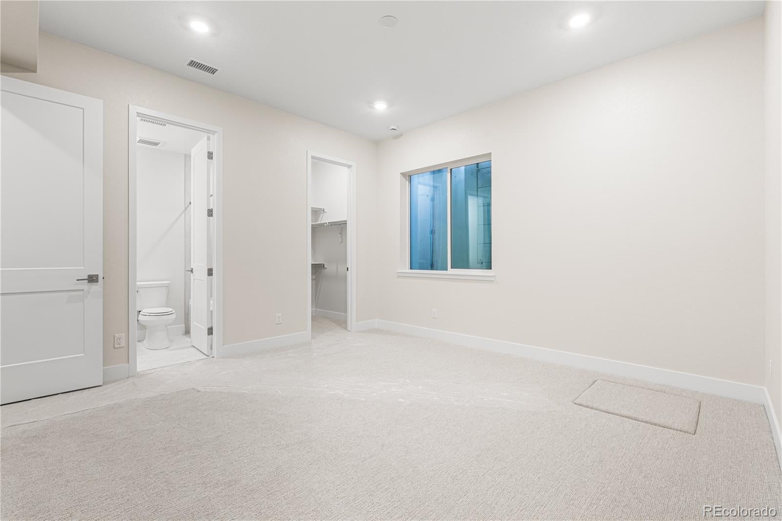 Castle Pines, Colorado, 80108, United States, 7 Bedrooms Bedrooms, ,8 BathroomsBathrooms,Residential,Active,1992239