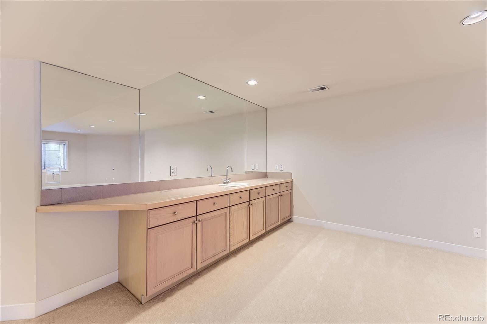Greenwood Village, Colorado, 80121, United States, ,4 BathroomsBathrooms,Residential,Active,1824499