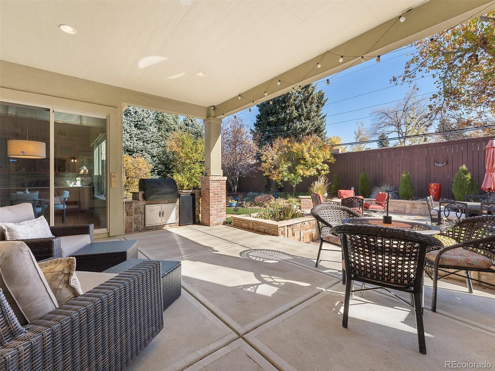 Centennial, Colorado, 80121, United States, 4 Bedrooms Bedrooms, ,4 BathroomsBathrooms,Residential,Active,1972181