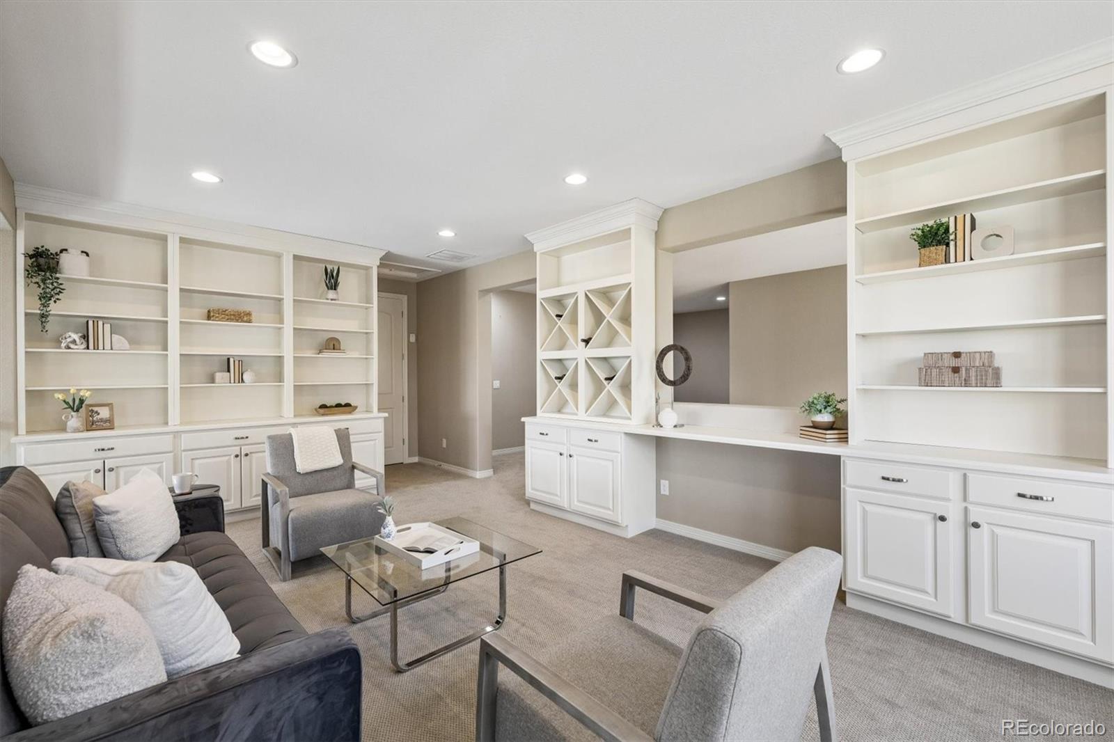 Spectacular, unobstructed panoramic mountain views from all three leve – image 27