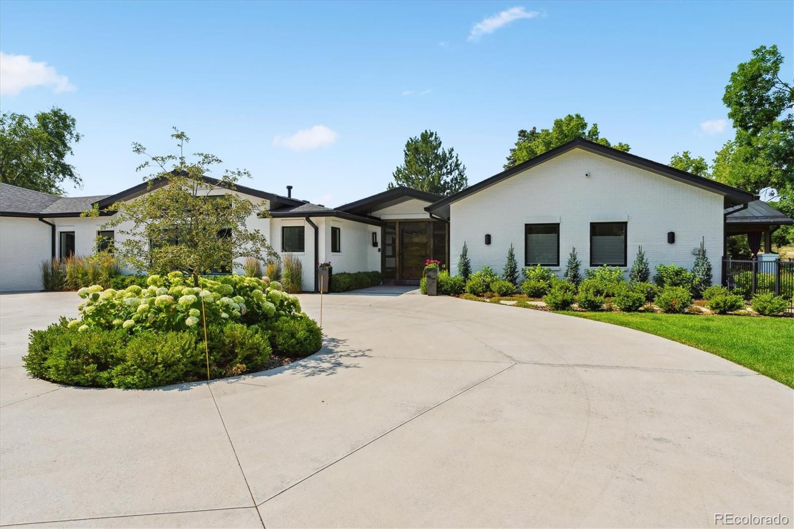 Littleton, Colorado, 80123, United States, 4 Bedrooms Bedrooms, ,5 BathroomsBathrooms,Residential,Active,2019490