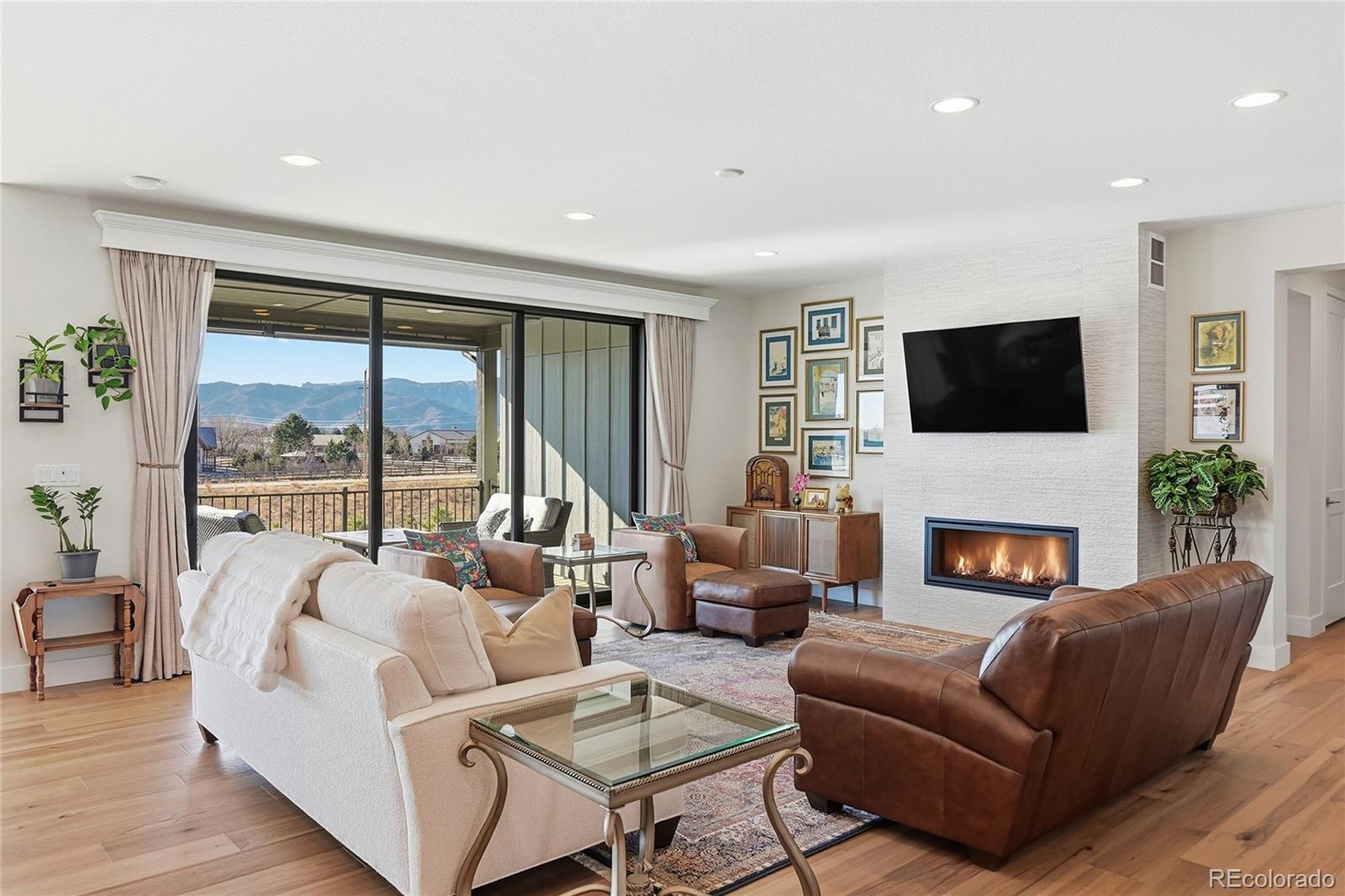 Littleton, Colorado, 80125, United States, 5 Bedrooms Bedrooms, ,7 BathroomsBathrooms,Residential,Active,2012467