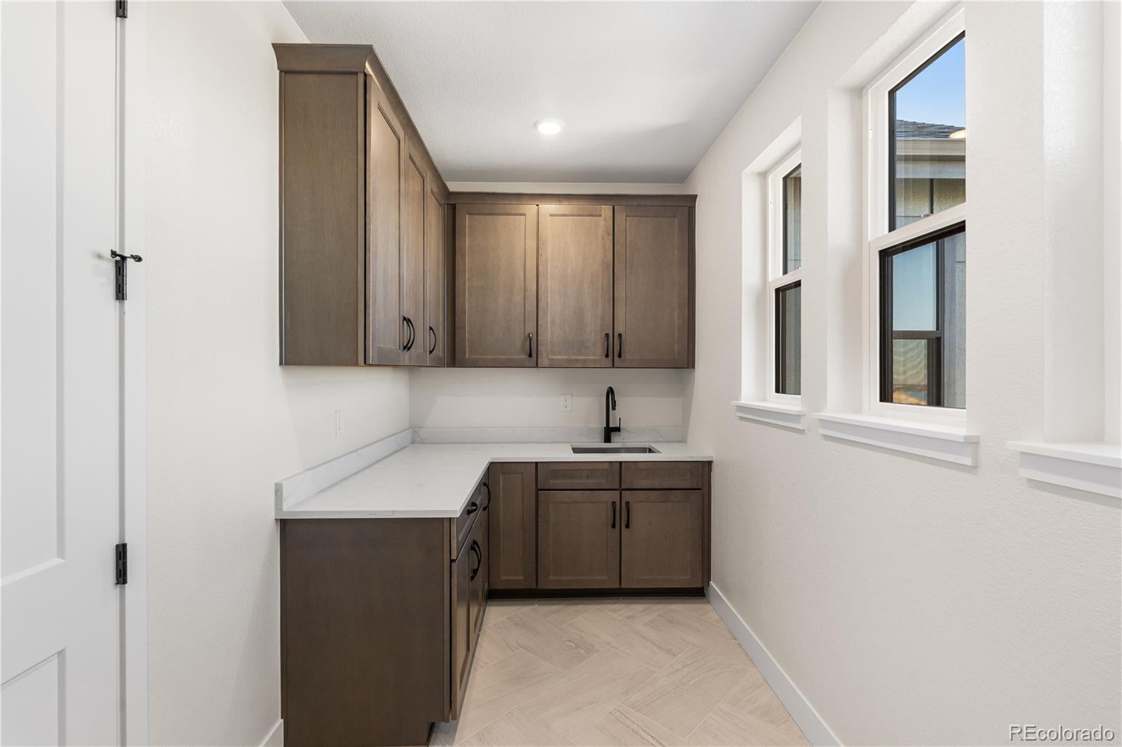 Lone Tree, Colorado, 80134, United States, 6 Bedrooms Bedrooms, ,7 BathroomsBathrooms,Residential,Active,1952989