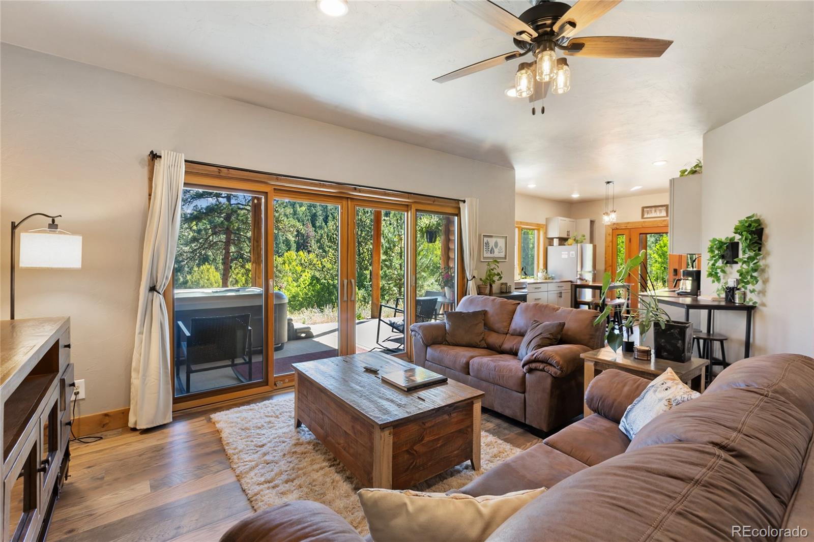 Florissant, Colorado, 80816, United States, 3 Bedrooms Bedrooms, ,3 BathroomsBathrooms,Residential,Active,1945362