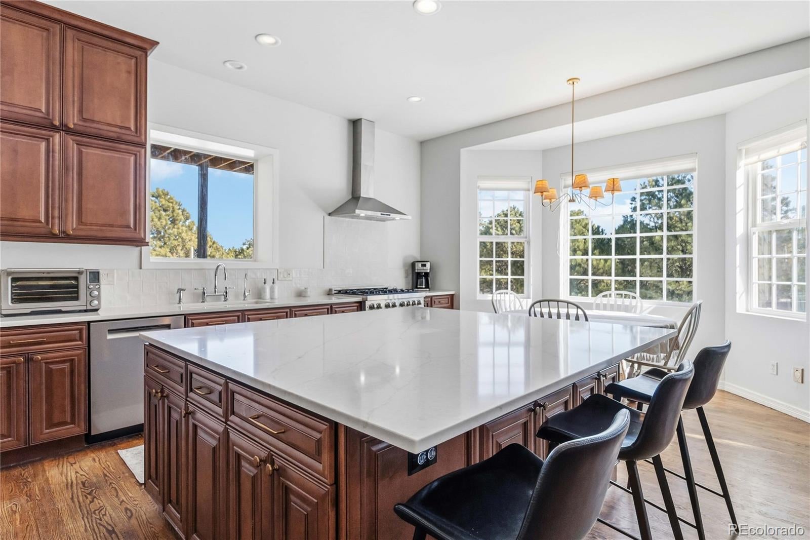 Colorado Springs, Colorado, 80908, United States, 9 Bedrooms Bedrooms, ,6 BathroomsBathrooms,Residential,Active,2015791