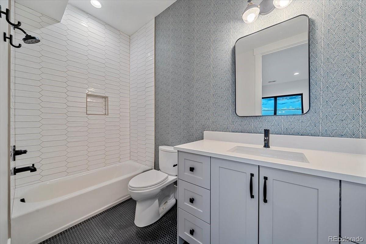 Franktown, Colorado, 80116, United States, 4 Bedrooms Bedrooms, ,5 BathroomsBathrooms,Residential,Active,1922528