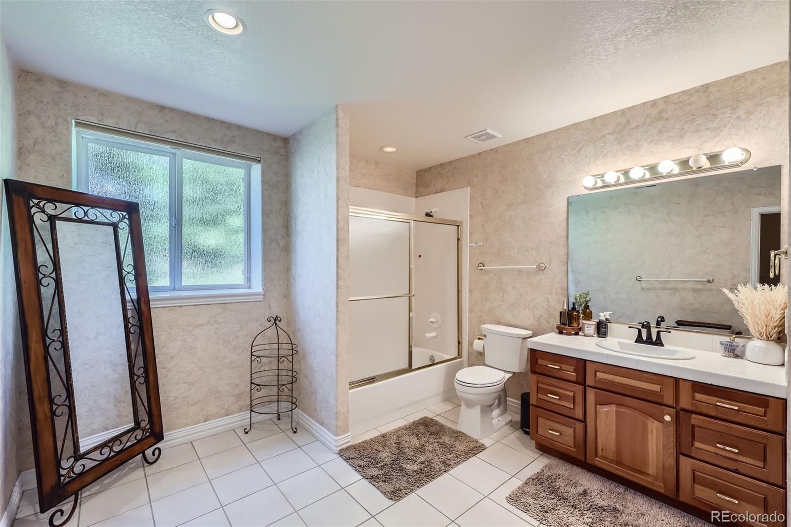 Littleton, Colorado, 80128, United States, 5 Bedrooms Bedrooms, ,5 BathroomsBathrooms,Residential,Active,2025658