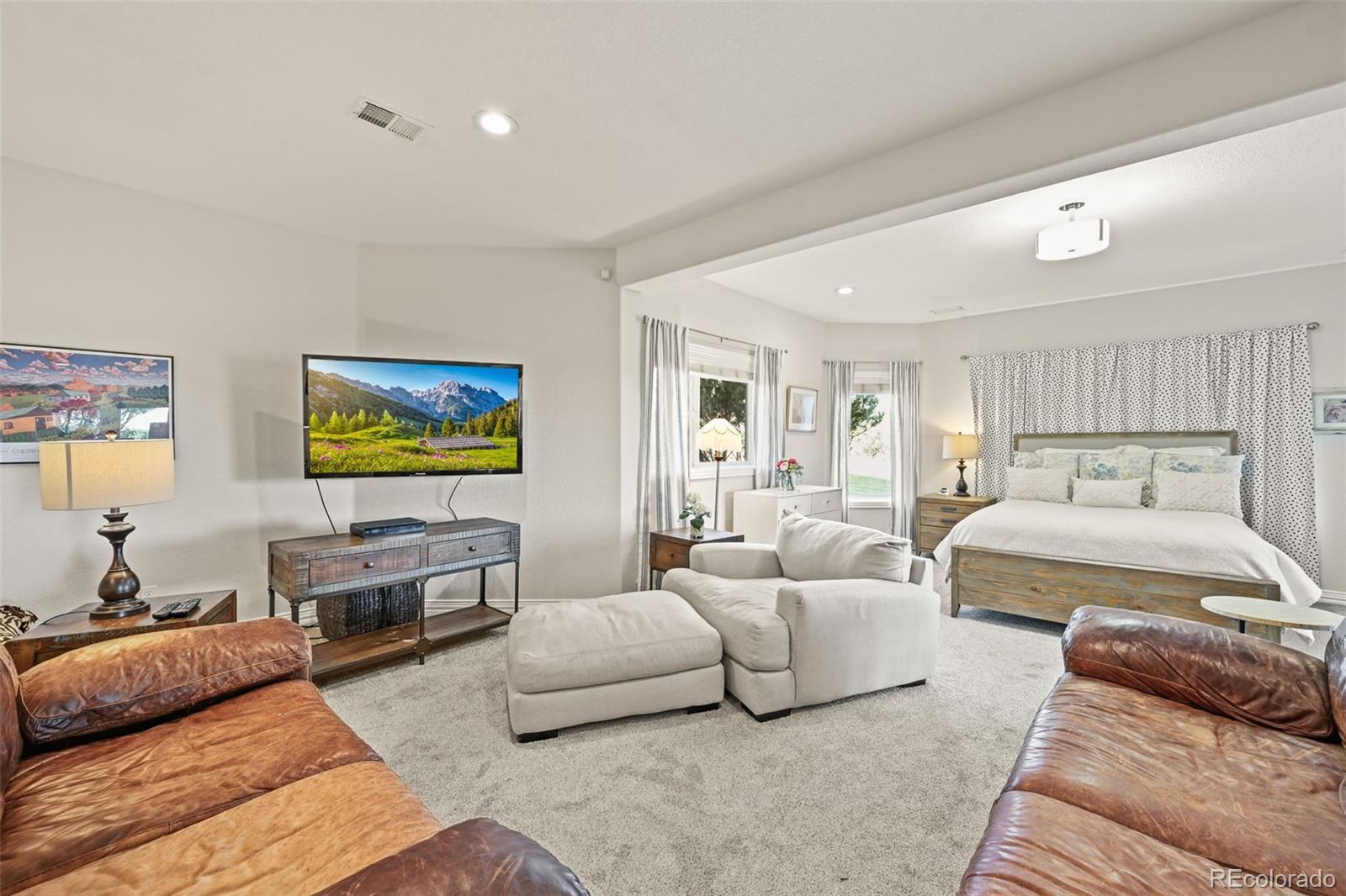 Castle Rock, Colorado, 80108, United States, 5 Bedrooms Bedrooms, ,5 BathroomsBathrooms,Residential,Active,1929658