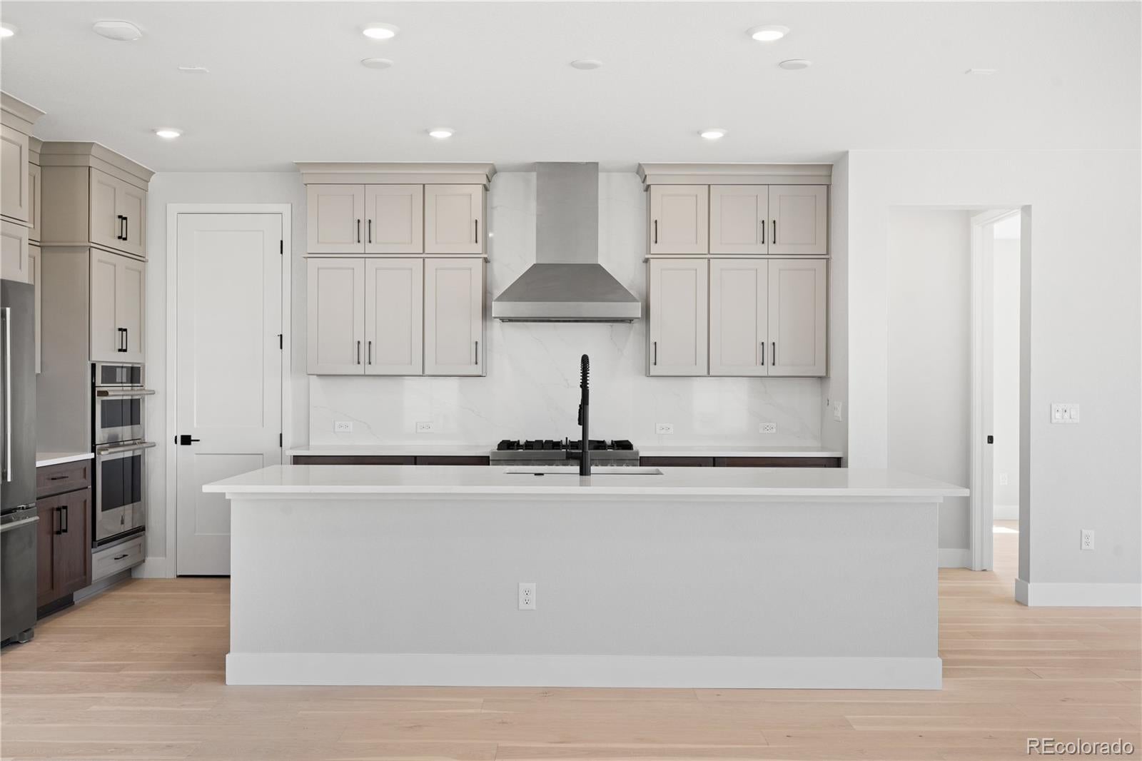 Castle Pines, Colorado, 80108, United States, 5 Bedrooms Bedrooms, ,6 BathroomsBathrooms,Residential,Active,1900196