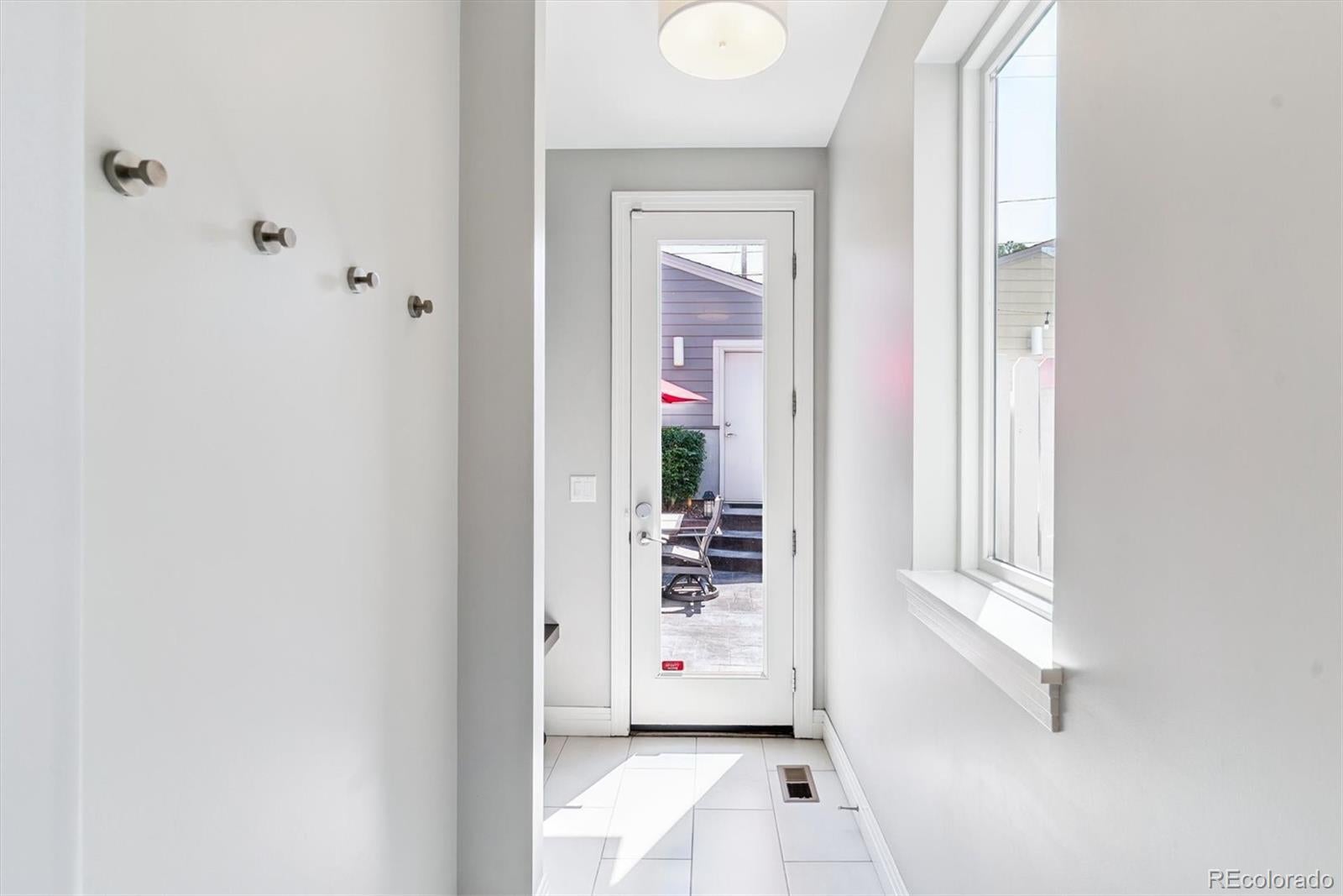 Denver, Colorado, 80205, United States, 4 Bedrooms Bedrooms, ,4 BathroomsBathrooms,Residential,Active,1905128