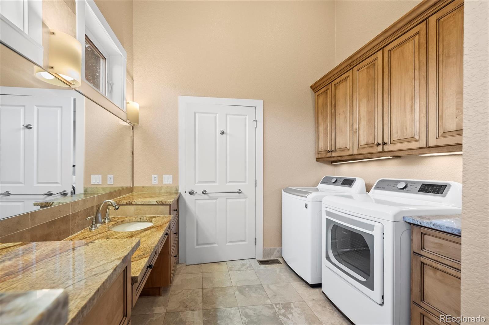 Boulder, Colorado, 80301, United States, 5 Bedrooms Bedrooms, ,4 BathroomsBathrooms,Residential,Active,1944111
