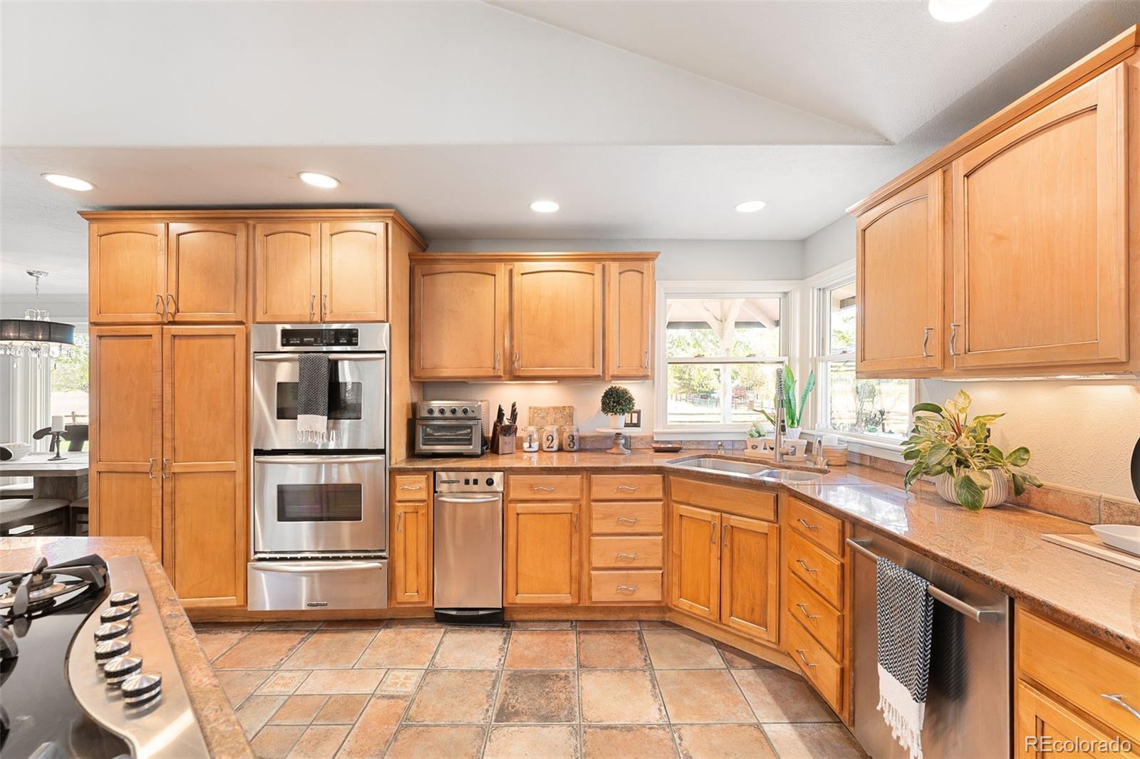 Littleton, Colorado, 80123, United States, 4 Bedrooms Bedrooms, ,3 BathroomsBathrooms,Residential,Active,2045011