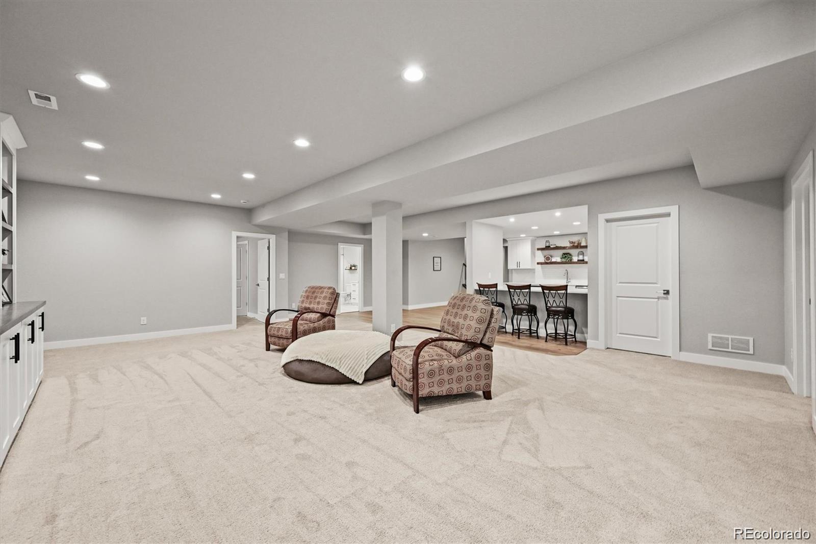 Castle Rock, Colorado, 80104, United States, 7 Bedrooms Bedrooms, ,6 BathroomsBathrooms,Residential,Active,1953382