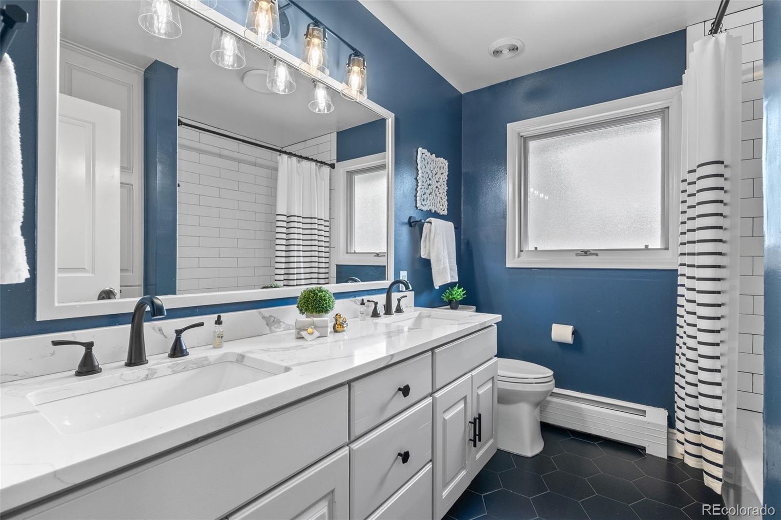 Englewood, Colorado, 80111, United States, 4 Bedrooms Bedrooms, ,3 BathroomsBathrooms,Residential,Active,1909660