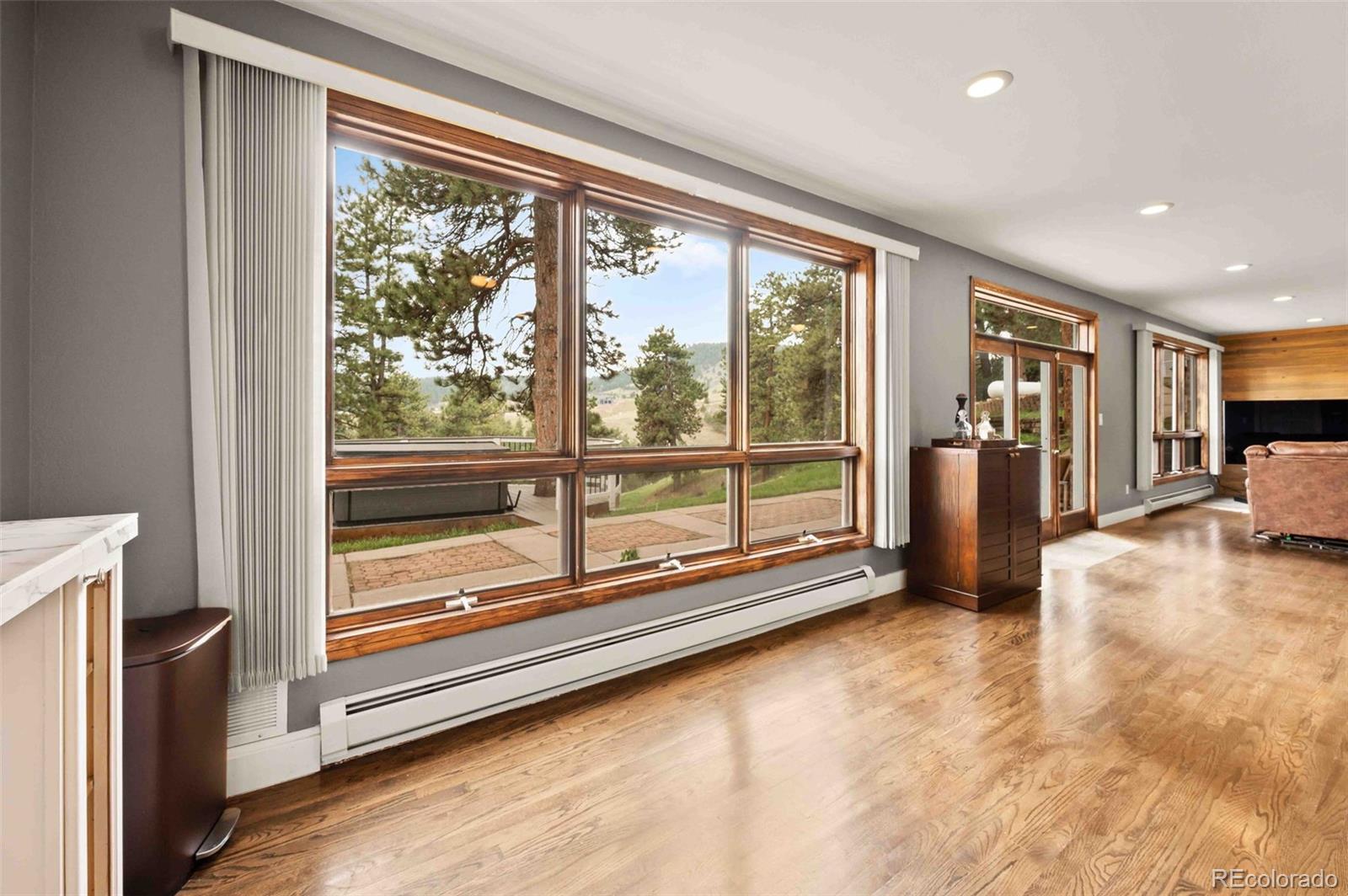 Golden, Colorado, 80401, United States, 4 Bedrooms Bedrooms, ,5 BathroomsBathrooms,Residential,Active,1922327