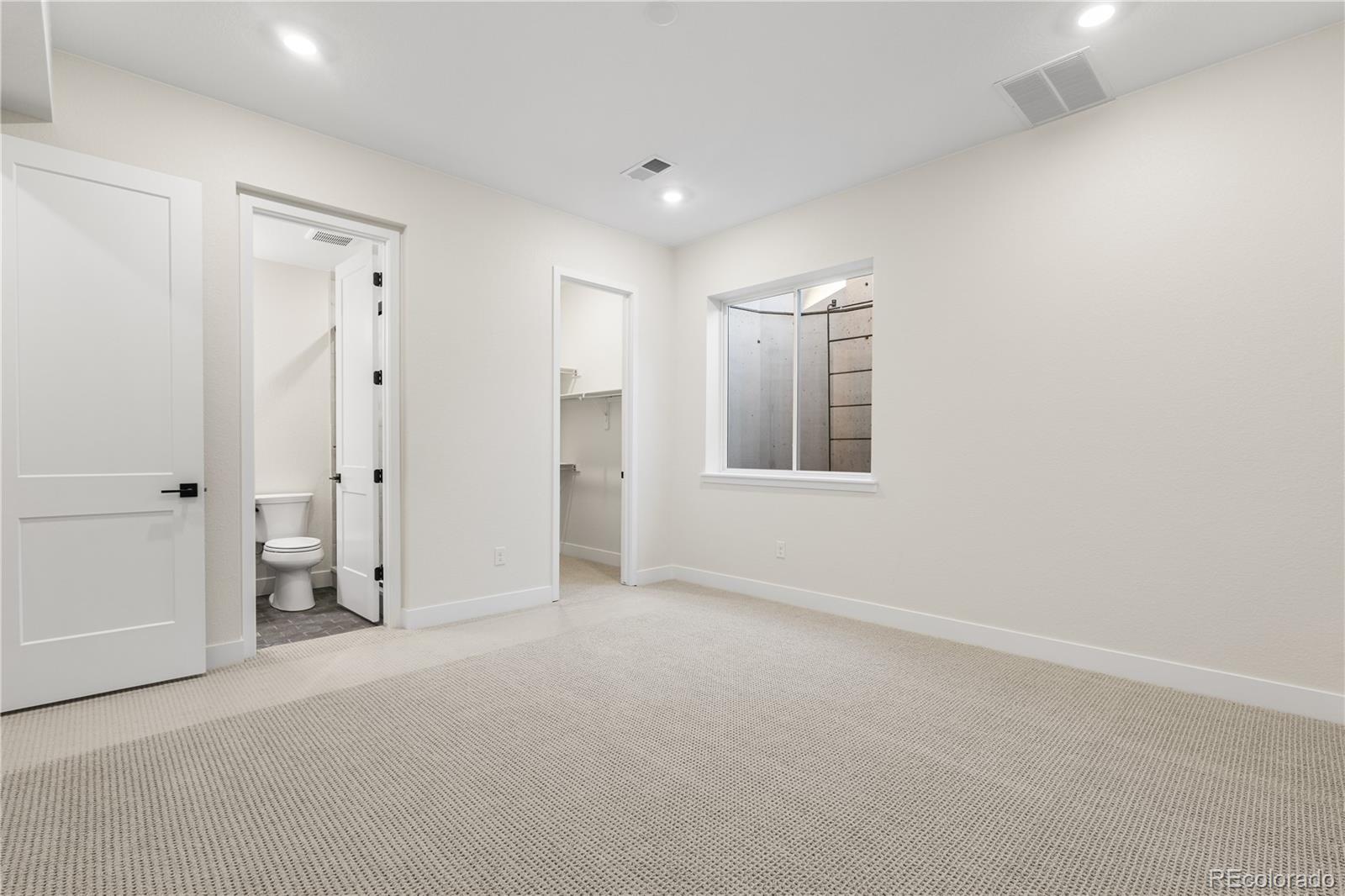 Lone Tree, Colorado, 80134, United States, 6 Bedrooms Bedrooms, ,7 BathroomsBathrooms,Residential,Active,1952989