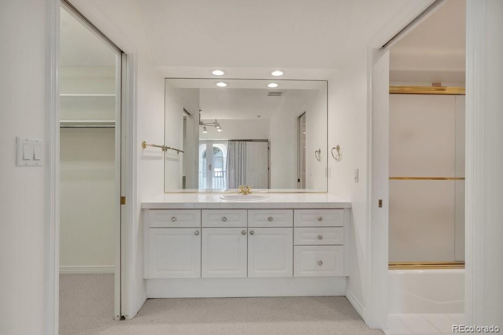 Denver, Colorado, 80209, United States, 3 Bedrooms Bedrooms, ,3 BathroomsBathrooms,Residential,Active,1914843