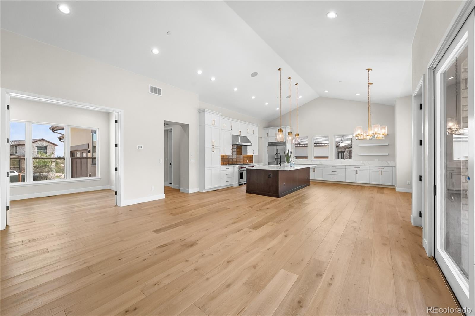Castle Rock, Colorado, 80108, United States, 3 Bedrooms Bedrooms, ,4 BathroomsBathrooms,Residential,Active,1929695