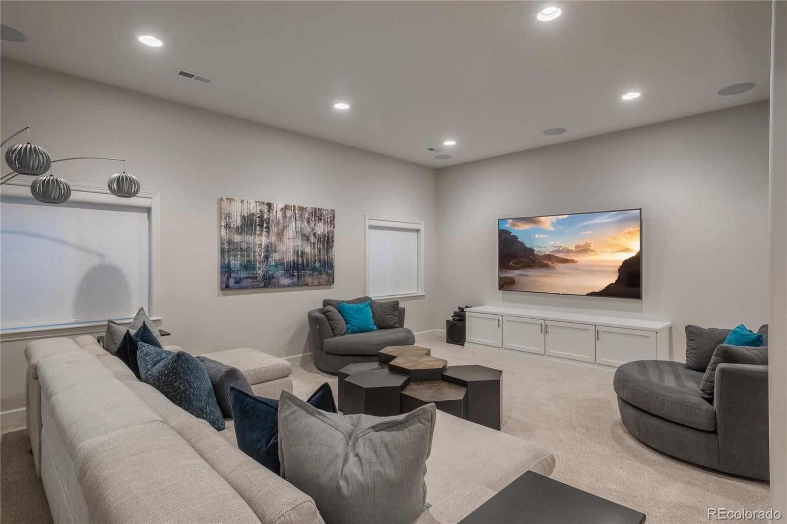 Highlands Ranch, Colorado, 80126, United States, 5 Bedrooms Bedrooms, ,7 BathroomsBathrooms,Residential,Active,2010899