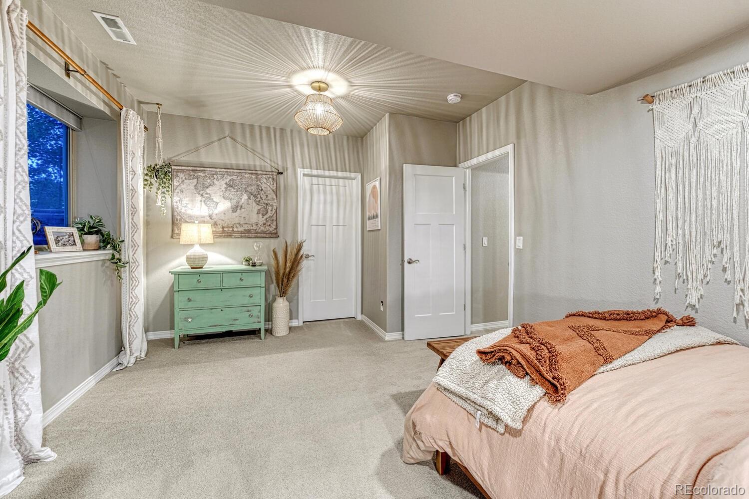 Colorado Springs, Colorado, 80921, United States, 6 Bedrooms Bedrooms, ,6 BathroomsBathrooms,Residential,Active,1889032