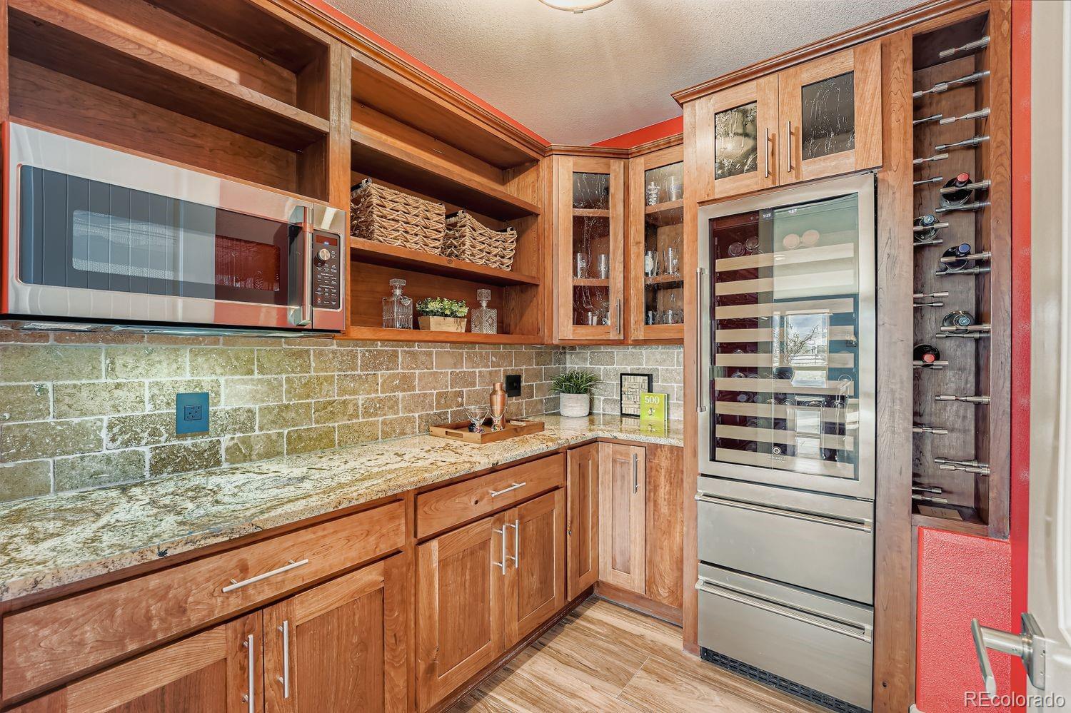 Littleton, Colorado, 80125, United States, 4 Bedrooms Bedrooms, ,5 BathroomsBathrooms,Residential,Active,2008311