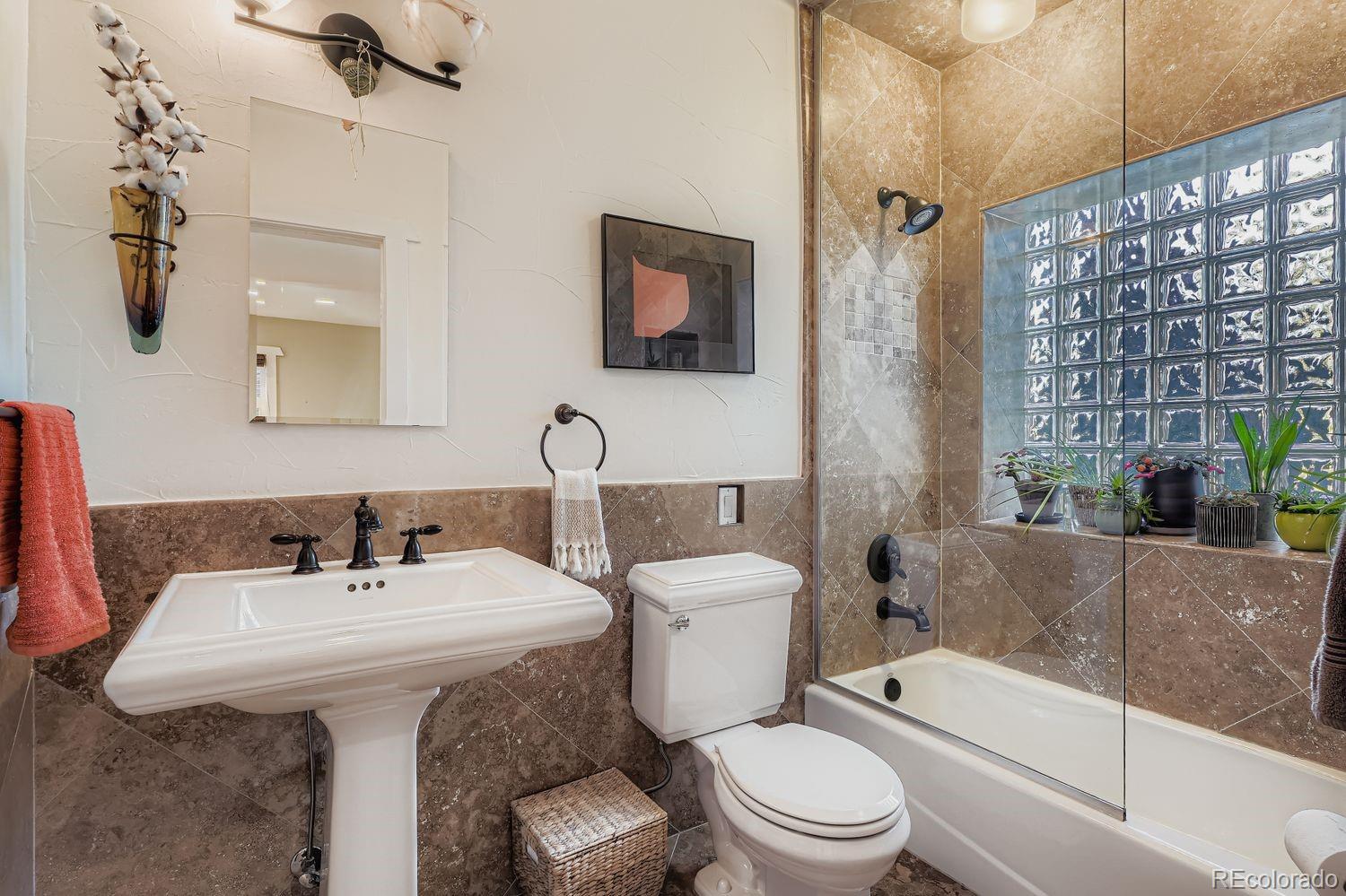 Denver, Colorado, 80209, United States, 3 Bedrooms Bedrooms, ,3 BathroomsBathrooms,Residential,Active,1987207