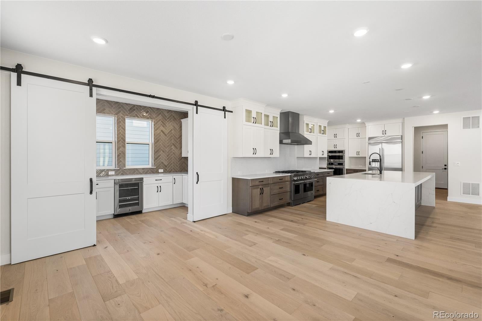 Lone Tree, Colorado, 80134, United States, 6 Bedrooms Bedrooms, ,7 BathroomsBathrooms,Residential,Active,1952989