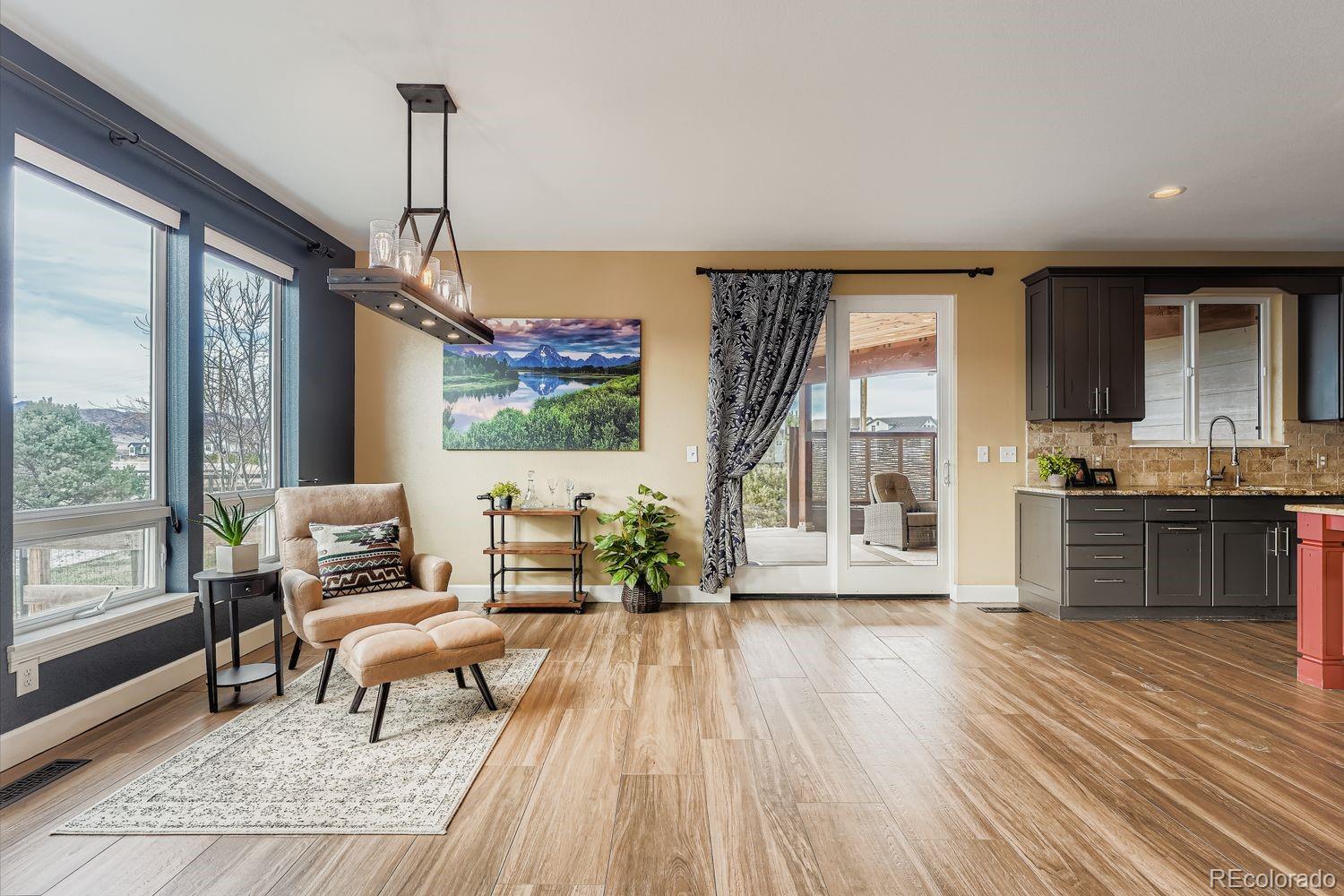 Littleton, Colorado, 80125, United States, 4 Bedrooms Bedrooms, ,5 BathroomsBathrooms,Residential,Active,2008311