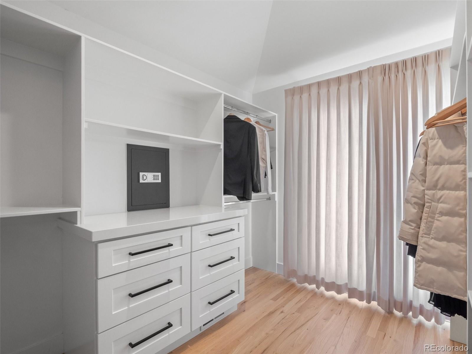 Denver, Colorado, 80210, United States, 5 Bedrooms Bedrooms, ,5 BathroomsBathrooms,Residential,Active,1945244