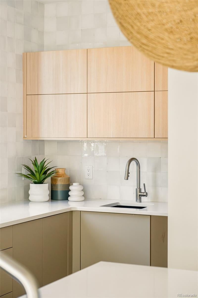 Denver, Colorado, 80206, United States, 3 Bedrooms Bedrooms, ,4 BathroomsBathrooms,Residential,Active,2007287