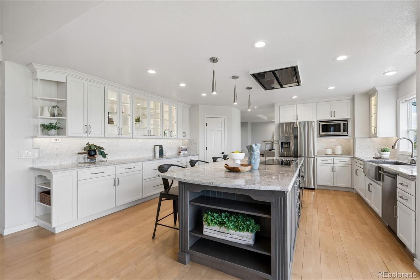 Highlands Ranch, Colorado, 80126, United States, 4 Bedrooms Bedrooms, ,3 BathroomsBathrooms,Residential,Active,2045752
