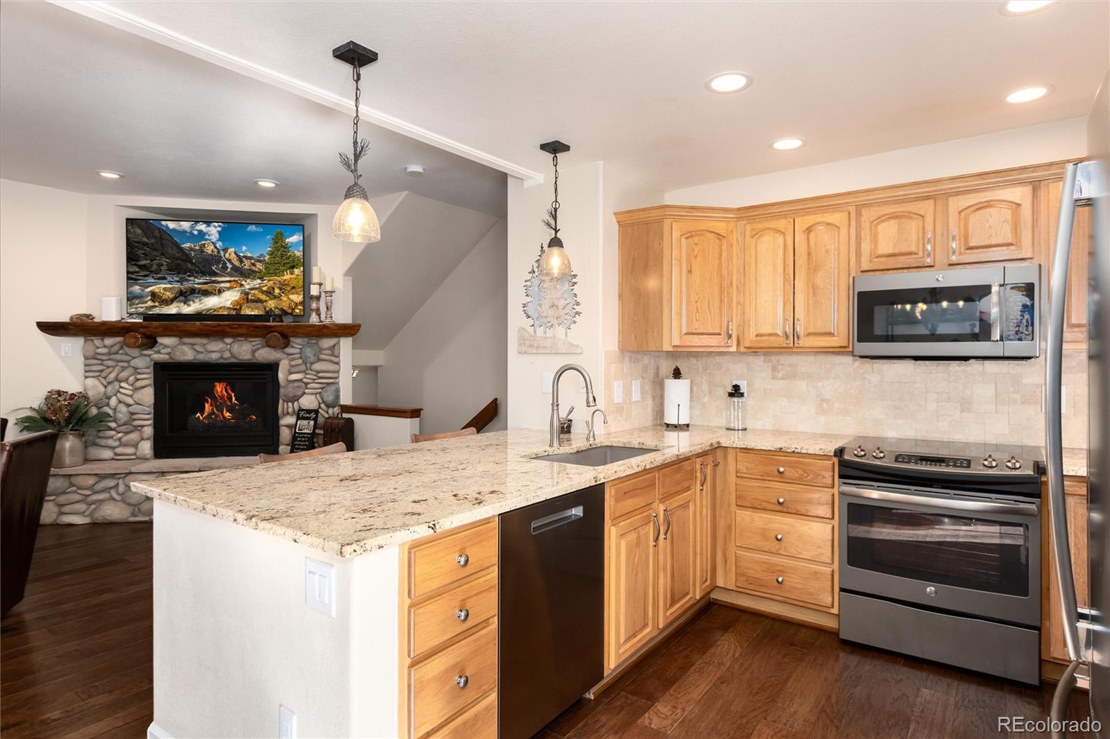 Dillon, Colorado, 80435, United States, ,3 BathroomsBathrooms,Residential,Active,1781591