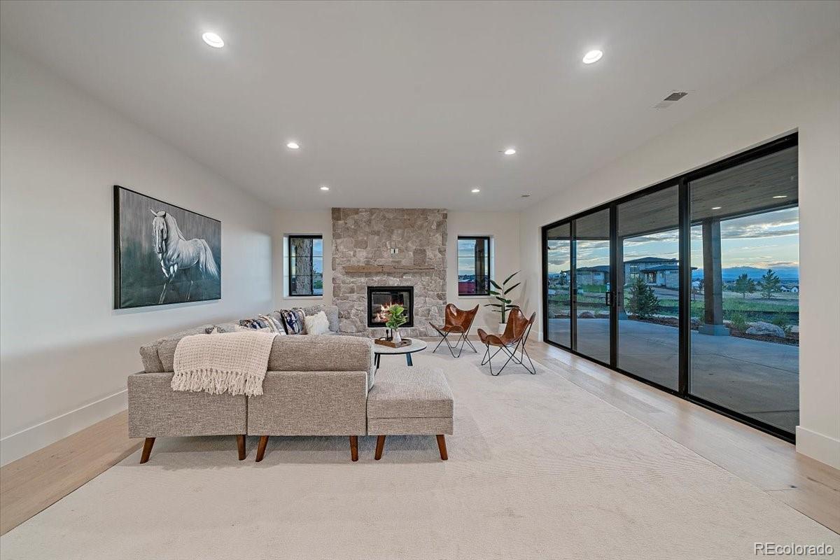 Franktown, Colorado, 80116, United States, 4 Bedrooms Bedrooms, ,5 BathroomsBathrooms,Residential,Active,1922528