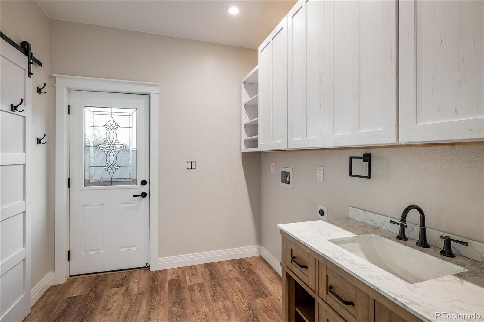 Golden, Colorado, 80403, United States, 2 Bedrooms Bedrooms, ,3 BathroomsBathrooms,Residential,Contingent,1889003