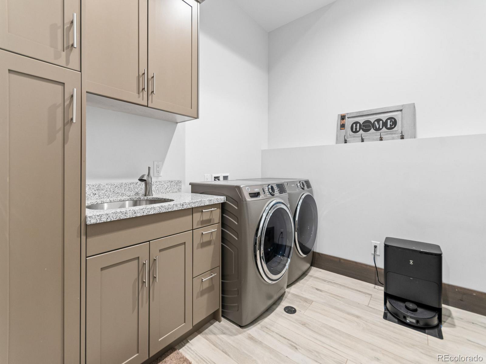 Littleton, Colorado, 80127, United States, 5 Bedrooms Bedrooms, ,5 BathroomsBathrooms,Residential,Active,1849236