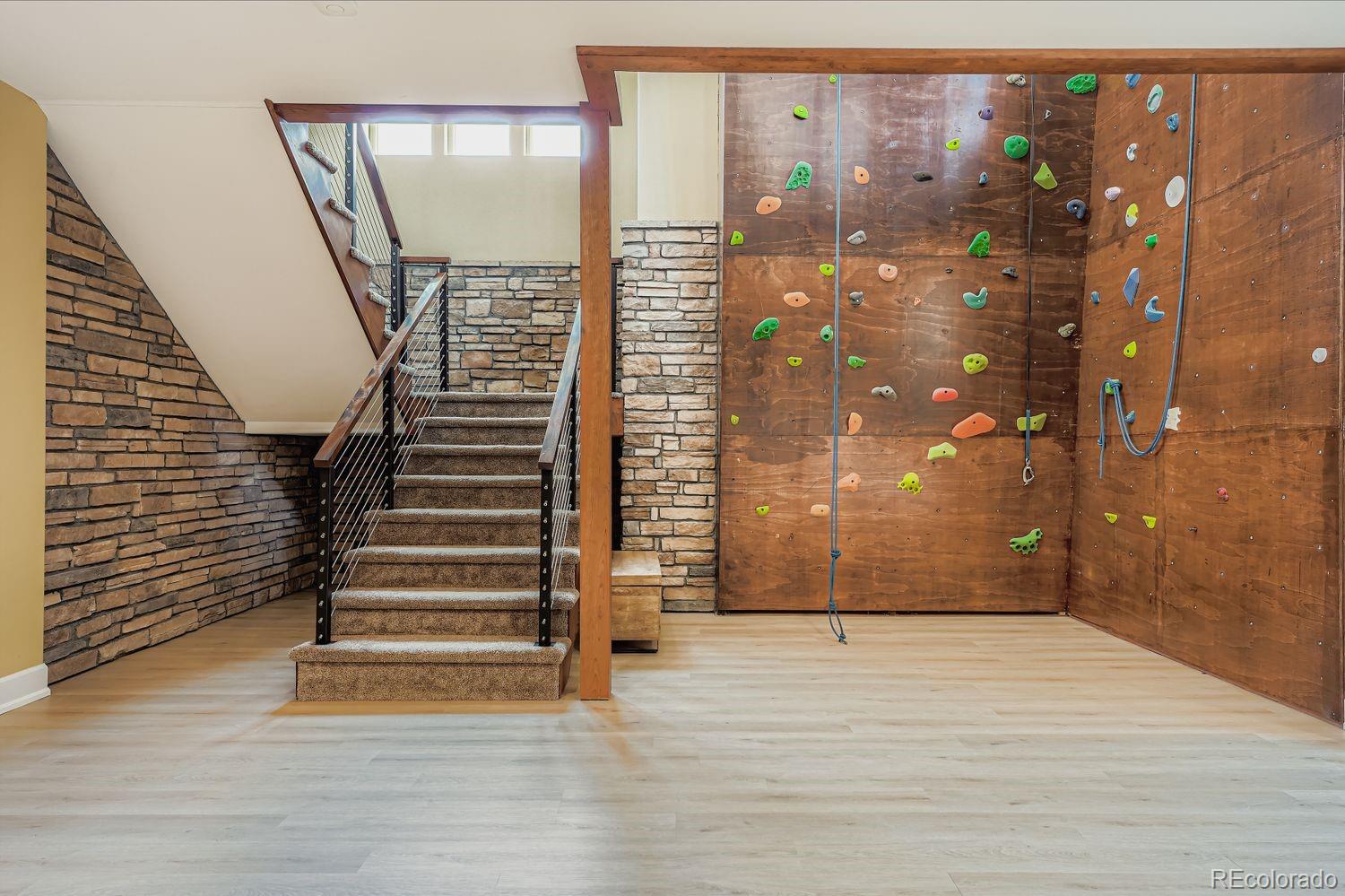 Littleton, Colorado, 80125, United States, 4 Bedrooms Bedrooms, ,5 BathroomsBathrooms,Residential,Active,2008311