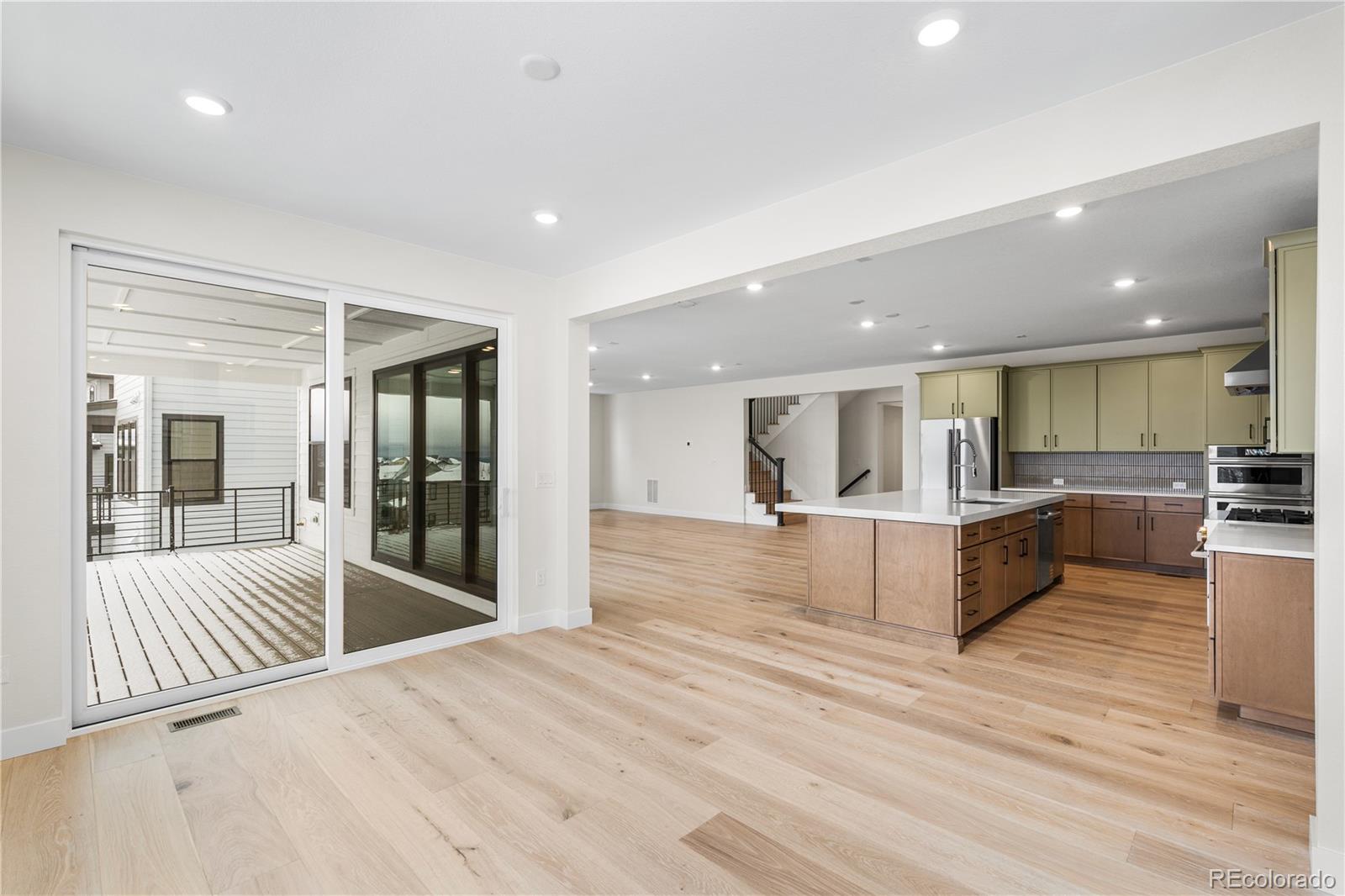 Lone Tree, Colorado, 80134, United States, 6 Bedrooms Bedrooms, ,6 BathroomsBathrooms,Residential,Active,2010173