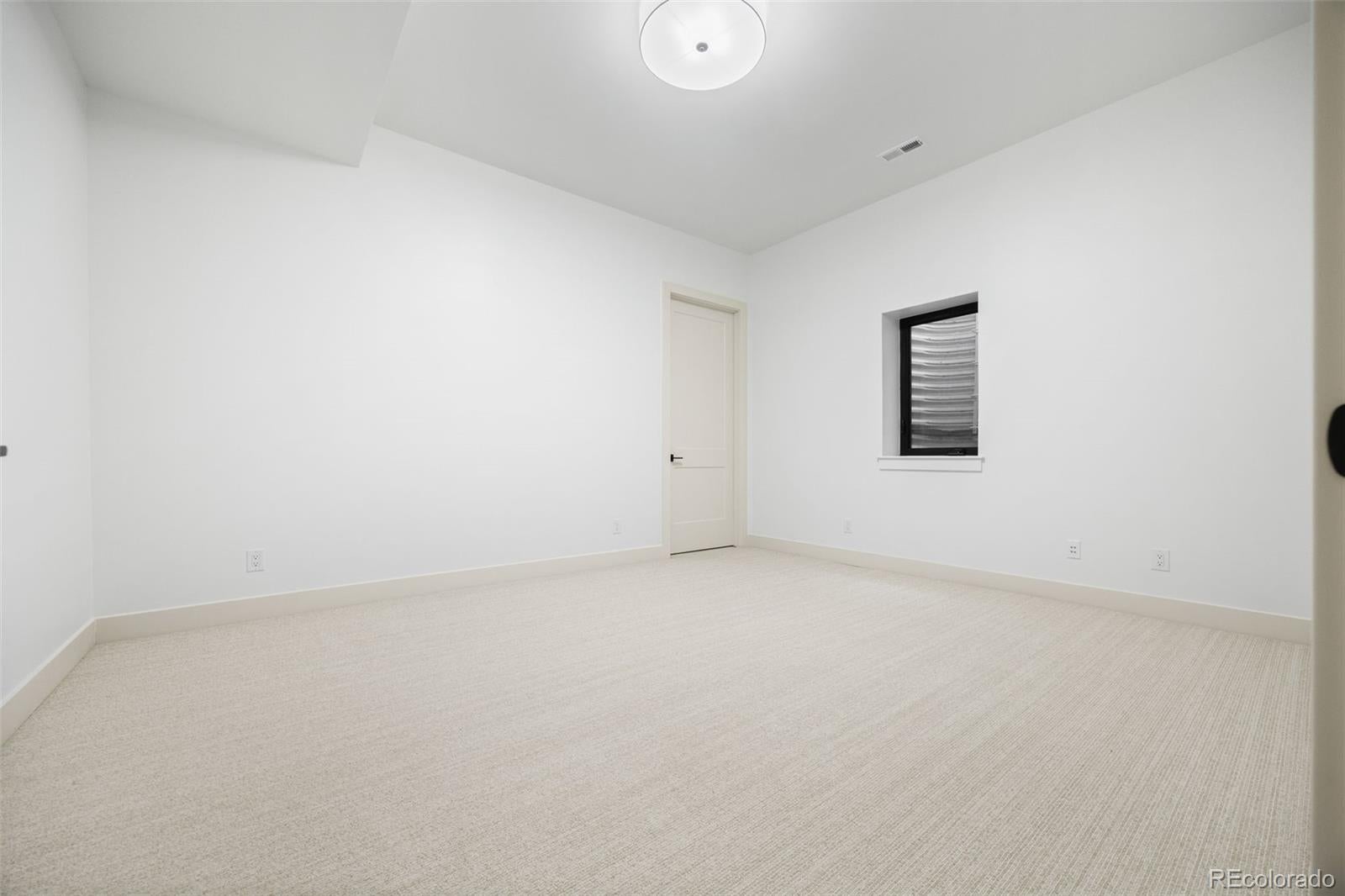 Denver, Colorado, 80210, United States, 7 Bedrooms Bedrooms, ,5 BathroomsBathrooms,Residential,Active,1953007
