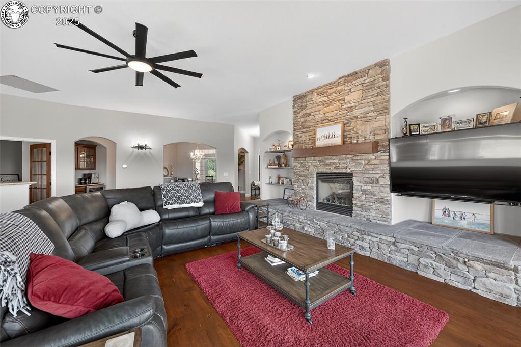 Canon City, Colorado, 81212, United States, 4 Bedrooms Bedrooms, ,4 BathroomsBathrooms,Residential,Active,2006823