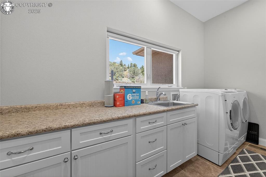 Canon City, Colorado, 81212, United States, 4 Bedrooms Bedrooms, ,4 BathroomsBathrooms,Residential,Active,2006823