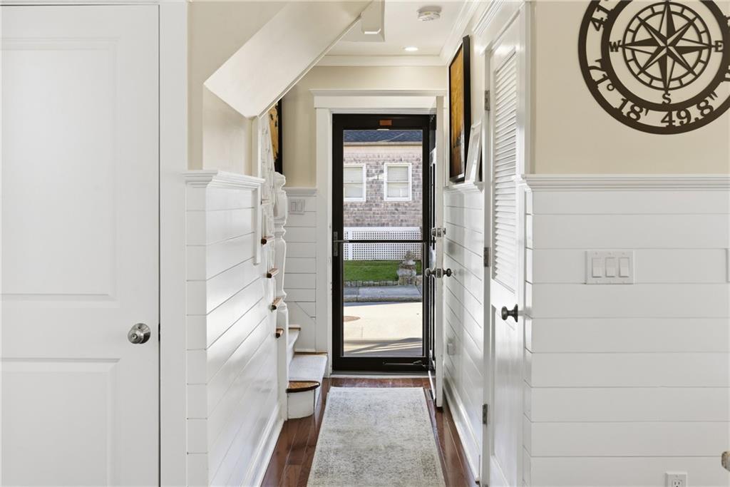 Newport, Rhode Island, 02840, United States, 4 Bedrooms Bedrooms, ,4 BathroomsBathrooms,Residential,Active,2007171